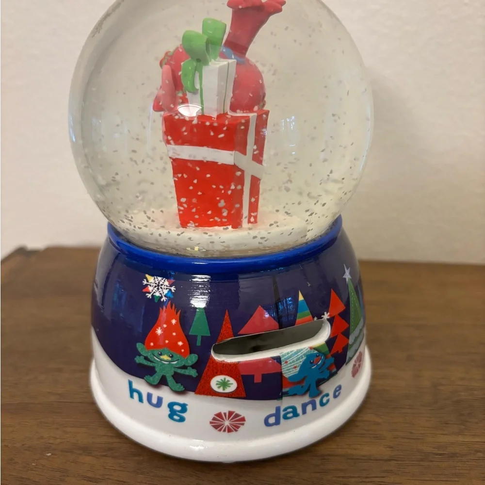 2017 Holiday Trolls Glitter Globe Coin Bank World Tour NWT‎